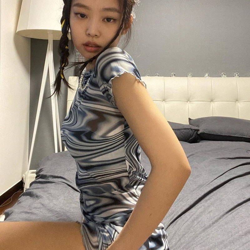 Sukienka mini inspirowana Jennie Blackpink Y2K, wirowa elegancja w koreańskim stylu, idealna na imprezę!